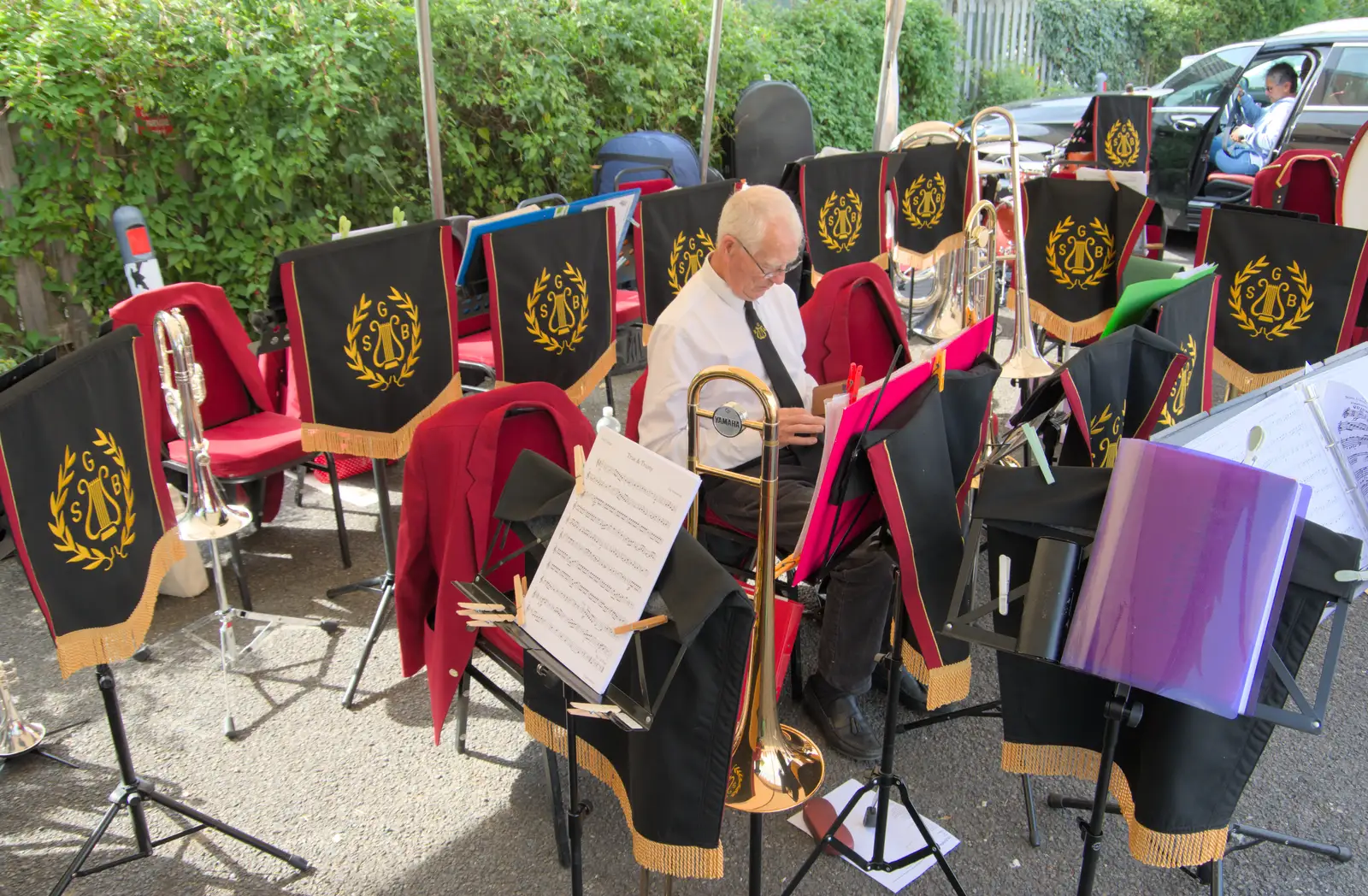 Alan is the last man standing, or at least sitting, from A Summer Party, and the GSB at Walsham le Willows, Suffolk - 26th August 2024