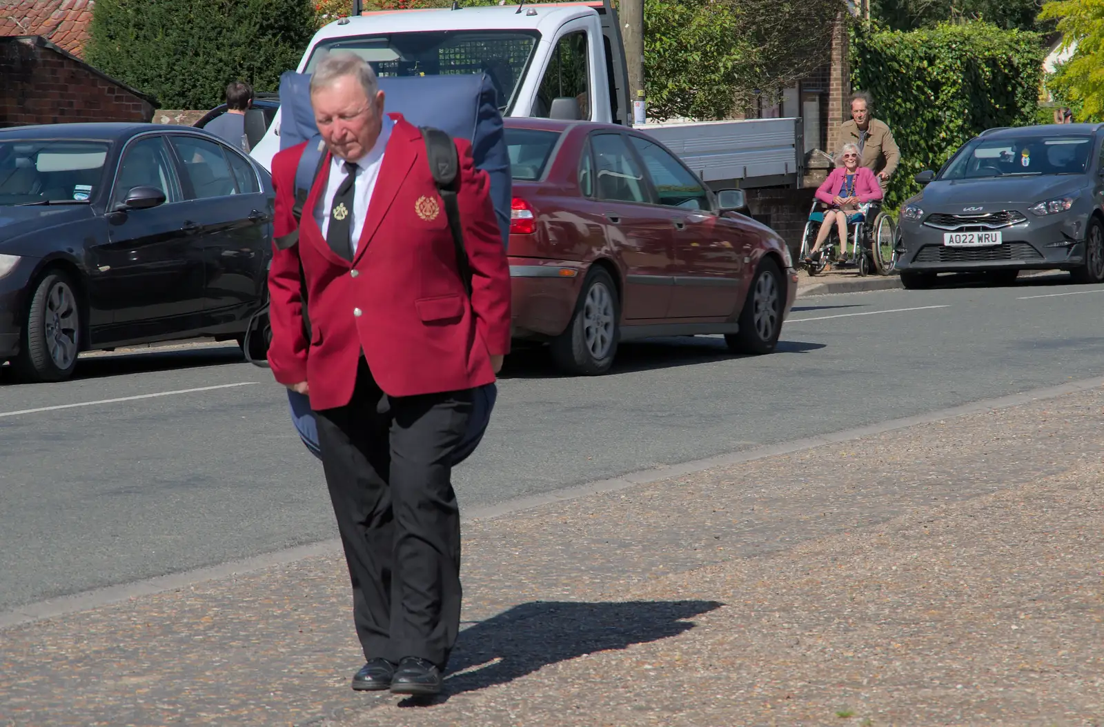 Julian trudges around with his giant instrument, from Palgrave Players Busking and the GSB at Pulham Market, Norfolk - 14th September 2024