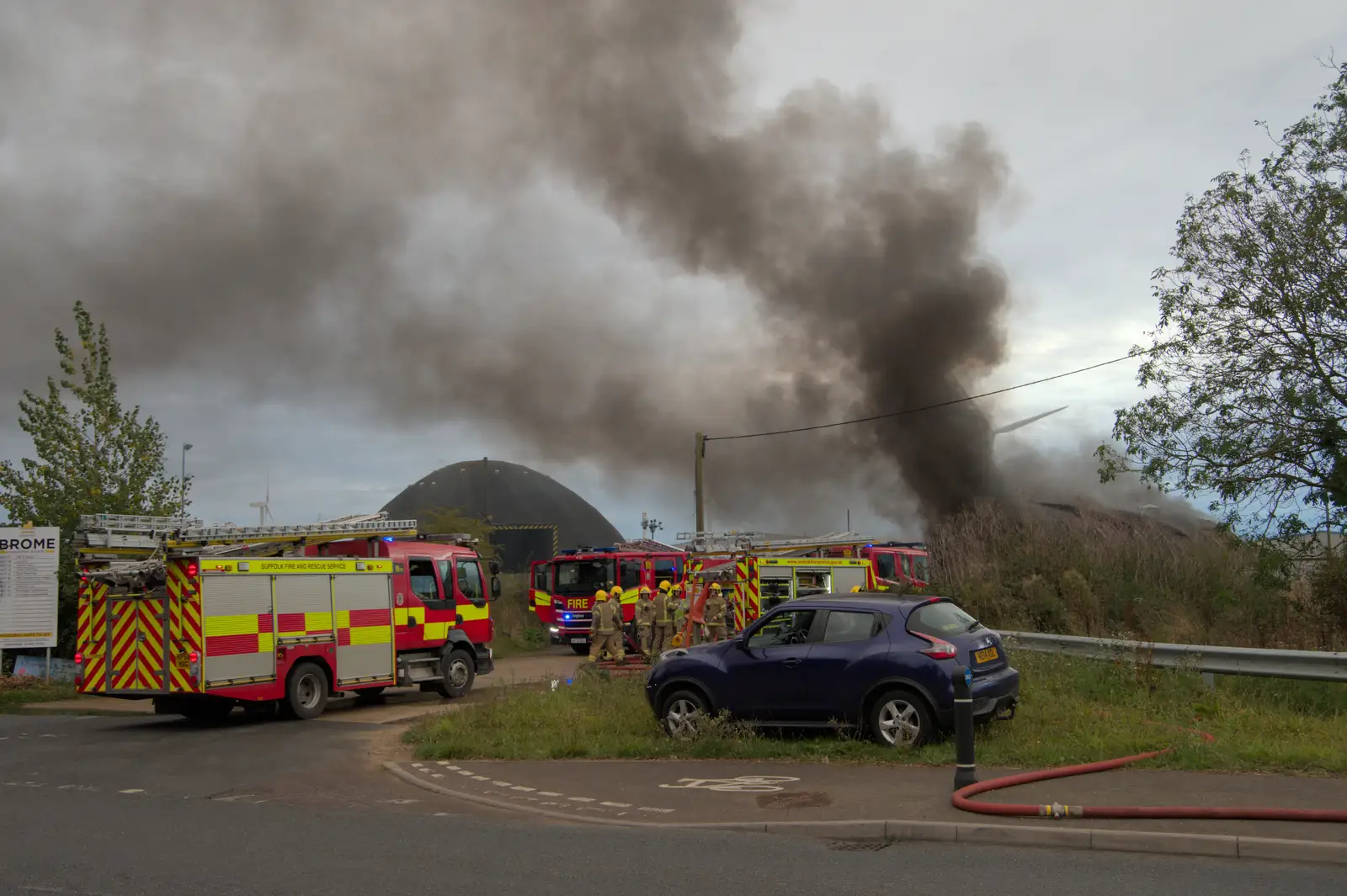 A view of the fire, from A Major Fire at Suffolk Highways, Brome, Suffolk - 15th September 2024