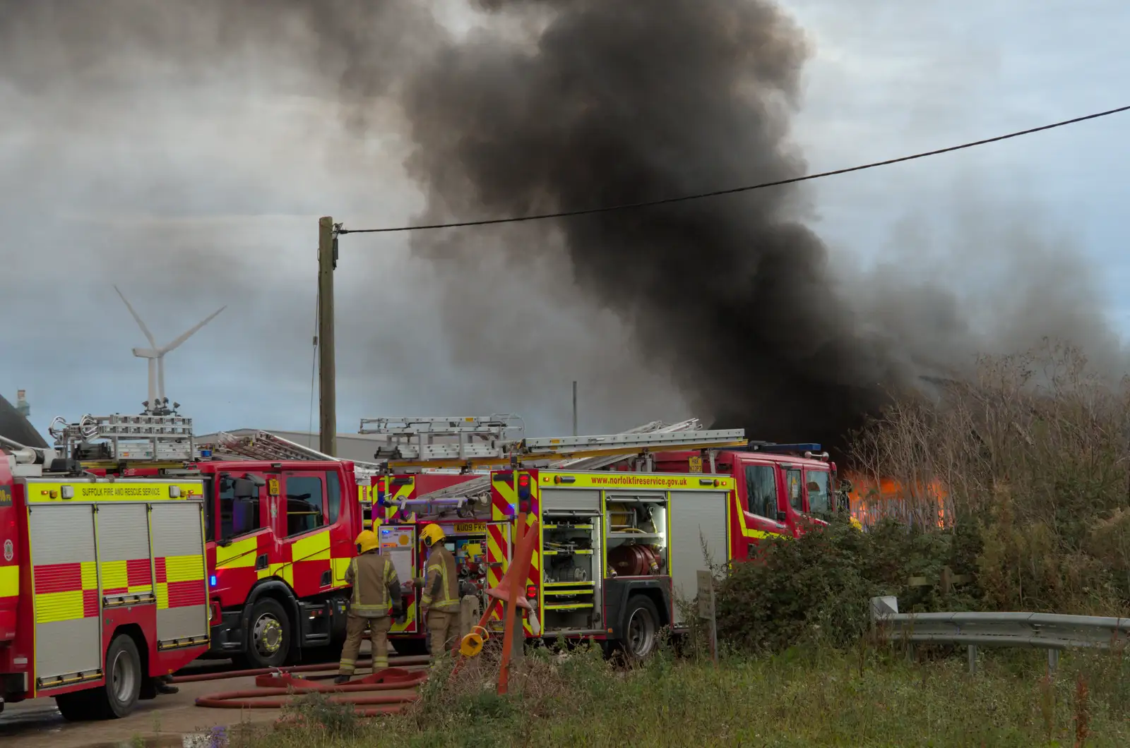 More flames and black smoke, from A Major Fire at Suffolk Highways, Brome, Suffolk - 15th September 2024