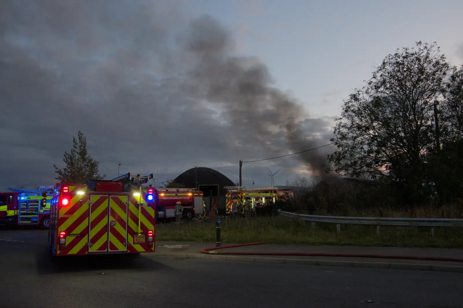 A final view as the light fades, from A Major Fire at Suffolk Highways, Brome, Suffolk - 15th September 2024