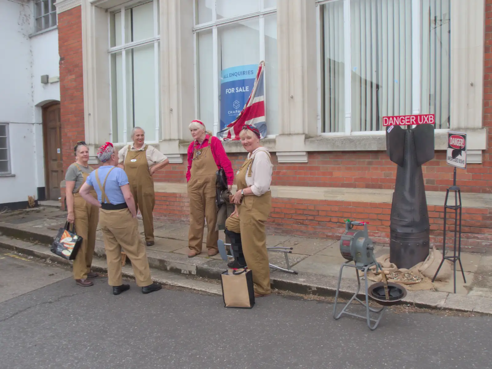 There's a UXB re-enactment outside the old bank, from Diss Heritage Transport Festival and the GSB at Wickham Skeith - 22nd September 2024