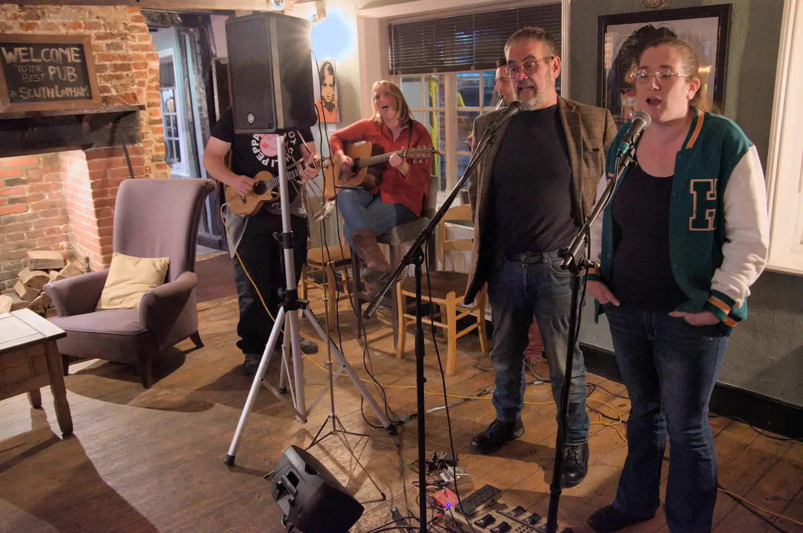 Some of the PP band sing 'Fields of Athenry', from Palgrave Players do the White Horse Open Mic Night, South Lopham - 29th September 2024