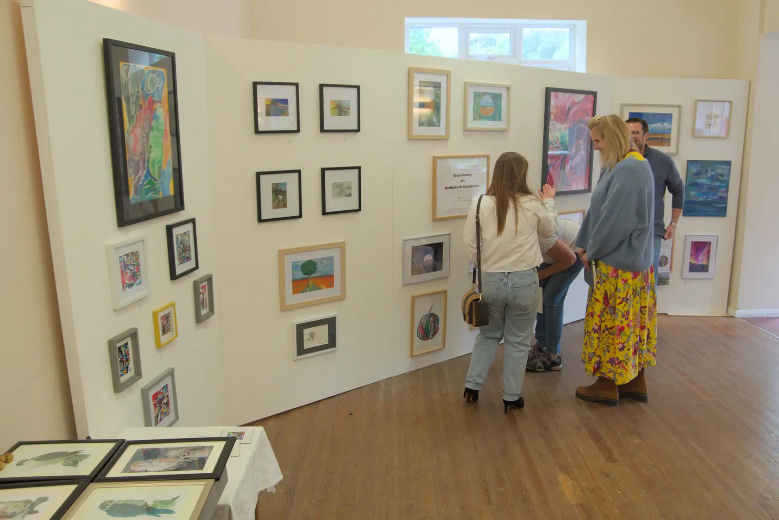 Sarah exhibits some of her art work, from Sunflowers, A Quiz at Westhorpe and a GSB Duck Race, Eye - 29th September 2024