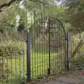 The mysterious Mellis Garden's gates, A Walk to the Railway Tavern, Mellis, Suffolk - 13th October 2024