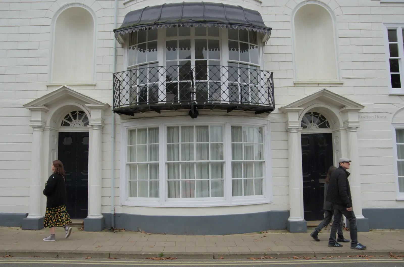 A nice building on Castle Street, from The Witchfinder General at Framlingham Castle, Suffolk - 26th October 2024