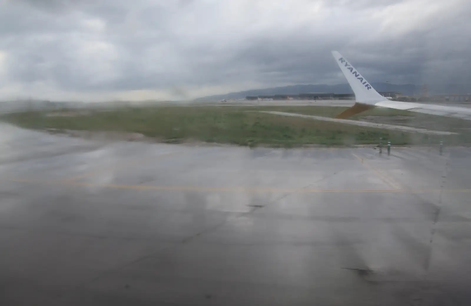 The weather doesn't look too promising on landing, from A Trip to Lloret de Mar, Catalonia, Spain - 27th October 2024