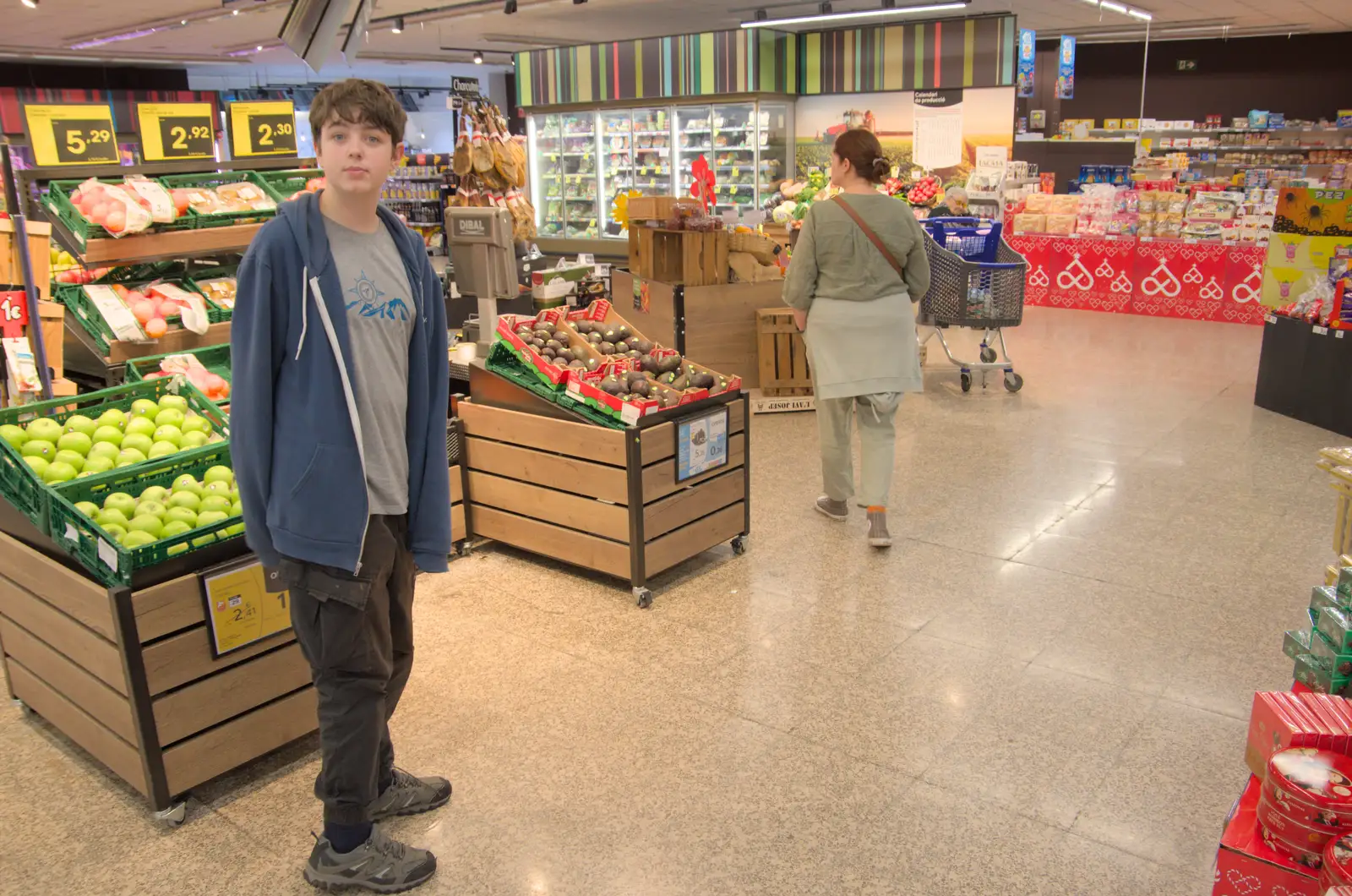 Fred waits by the fruit and vegetables, from A Trip to Lloret de Mar, Catalonia, Spain - 27th October 2024