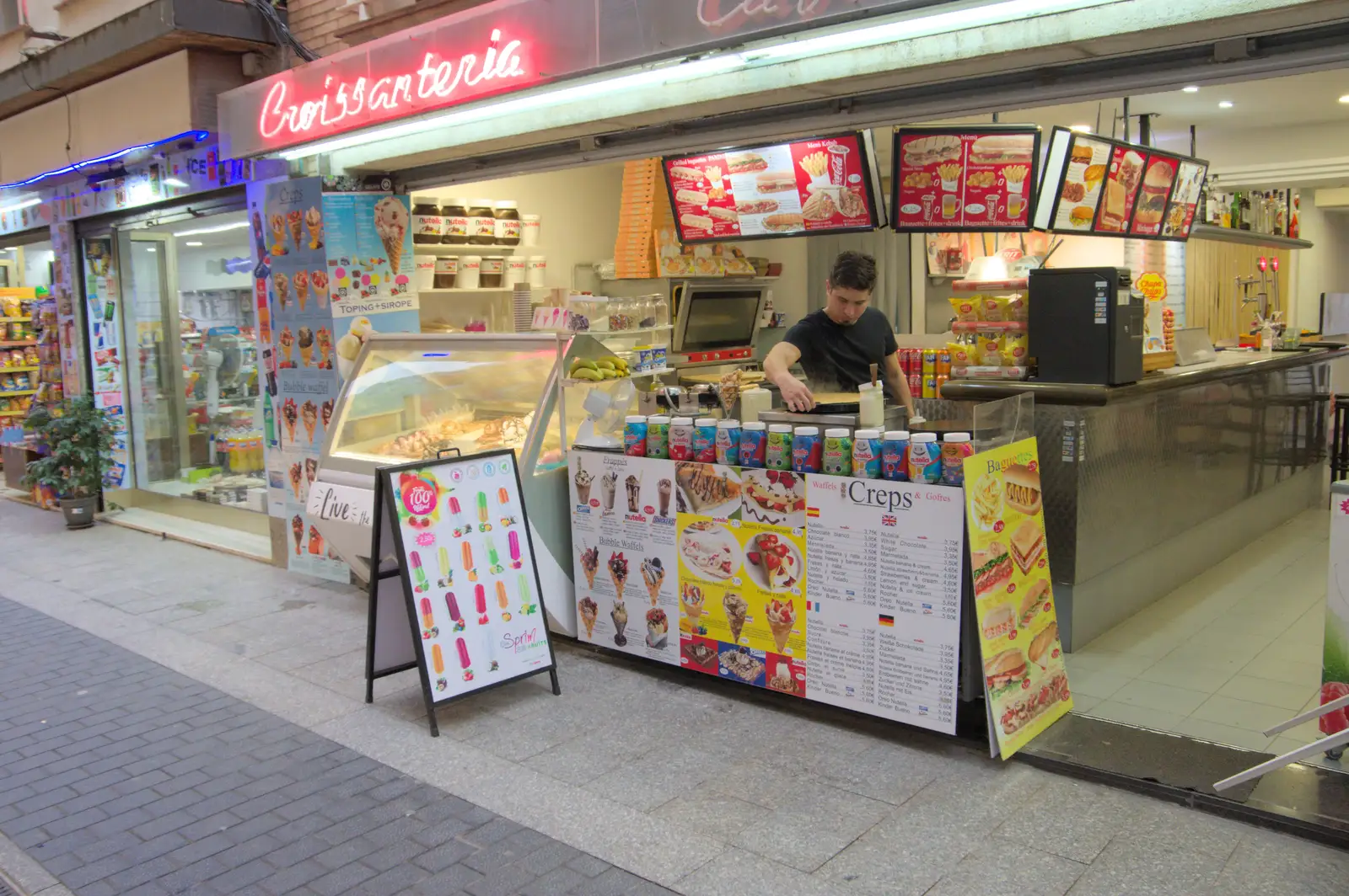 A creperie dude does his thing, from A Trip to Lloret de Mar, Catalonia, Spain - 27th October 2024