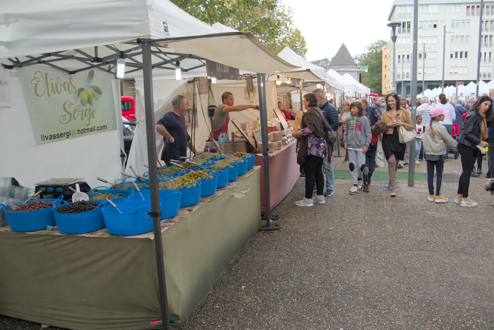 We find a nice, if pricy, food market, from A Return to Girona, Catalunya, Spain - 29th October 2024