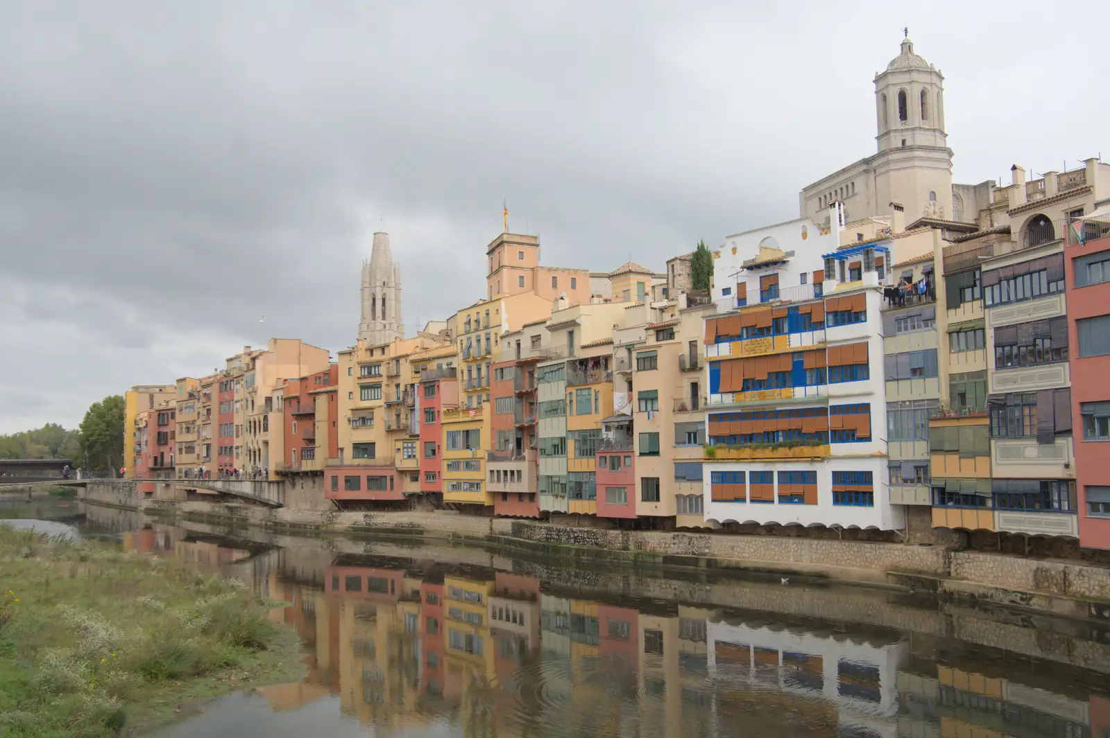 Another view of old Girona on the river, from A Return to Girona, Catalunya, Spain - 29th October 2024