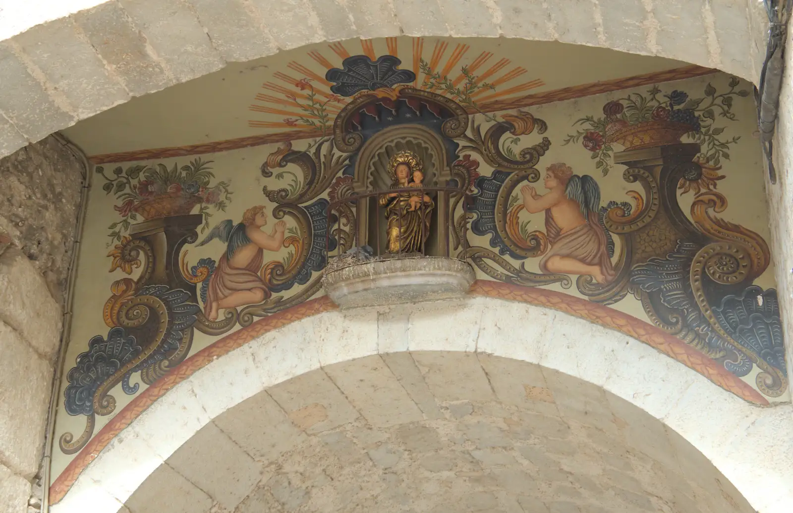 Impressive artwork on an arch, from A Return to Girona, Catalunya, Spain - 29th October 2024