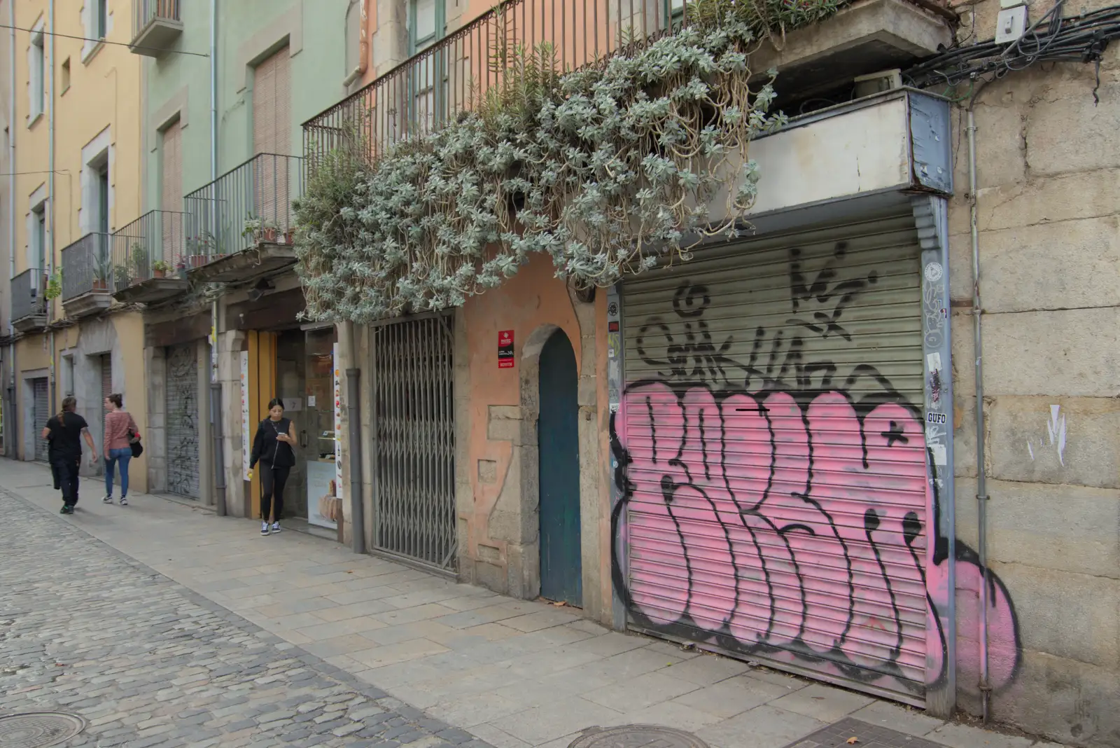 Pink graffiti, from A Return to Girona, Catalunya, Spain - 29th October 2024