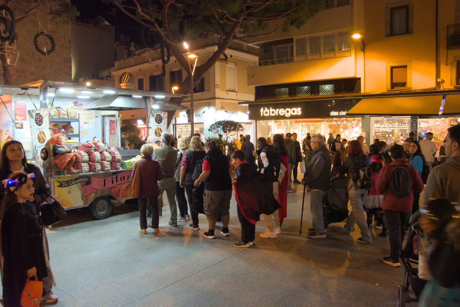 There's a queue for chestnuts at night, from Halloween and Flamenco Guitar, Lloret de Mar, Catalunya, Spain - 31st October 2024