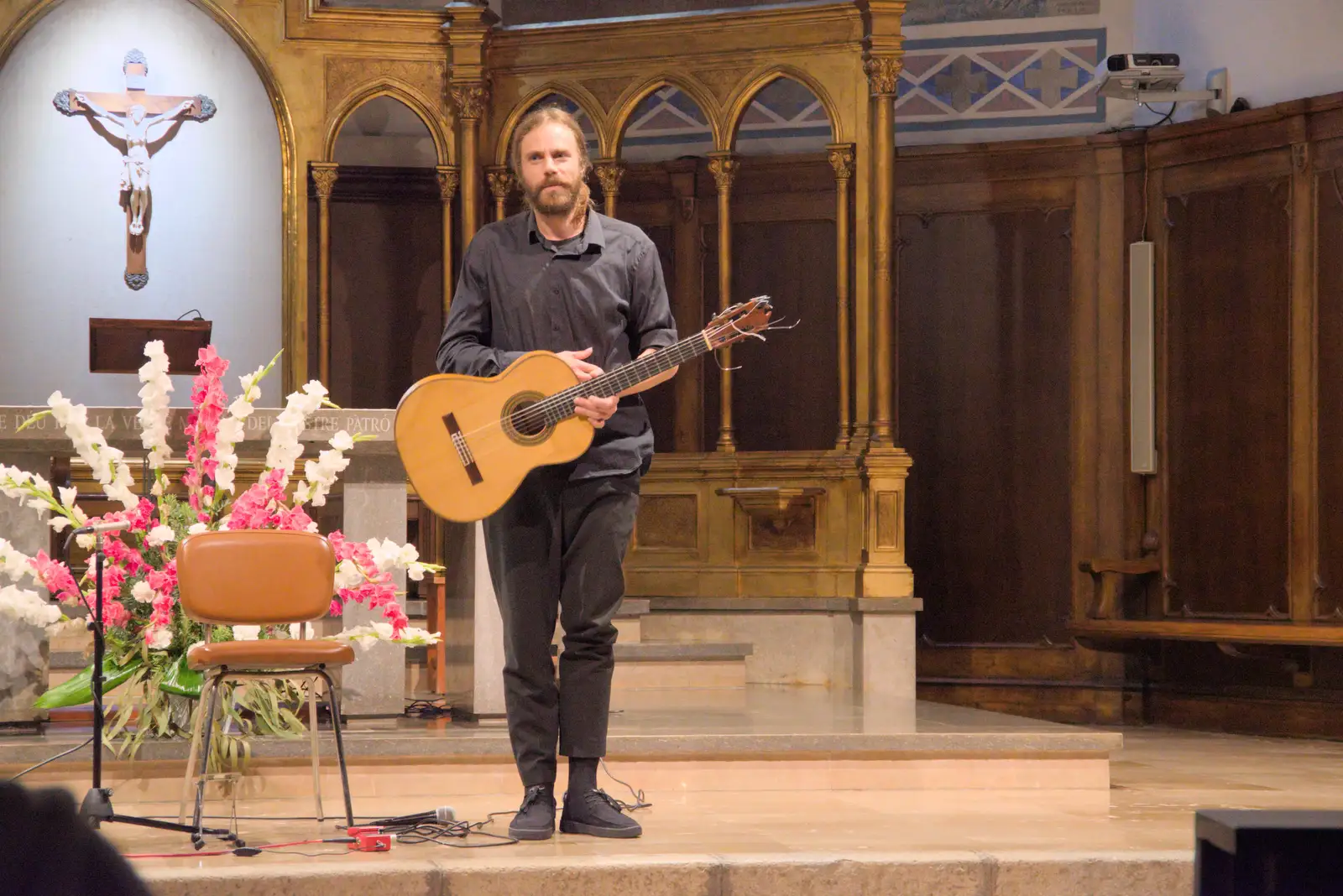 Marc Segura takes a bow after the concert, from Halloween and Flamenco Guitar, Lloret de Mar, Catalunya, Spain - 31st October 2024