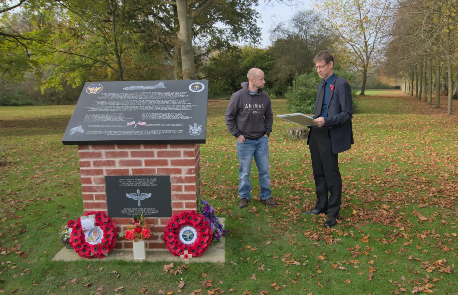 Steve chats to the artist of the new panel, from Remembrance Sunday with the GSB, Brome and Botesdale, Suffolk - 10th November 2024