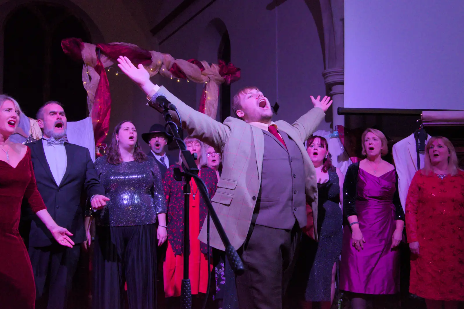 A big finish, from Palgrave Players do Cabaret, St. Peter's Church, Palgrave - 16th November 2024