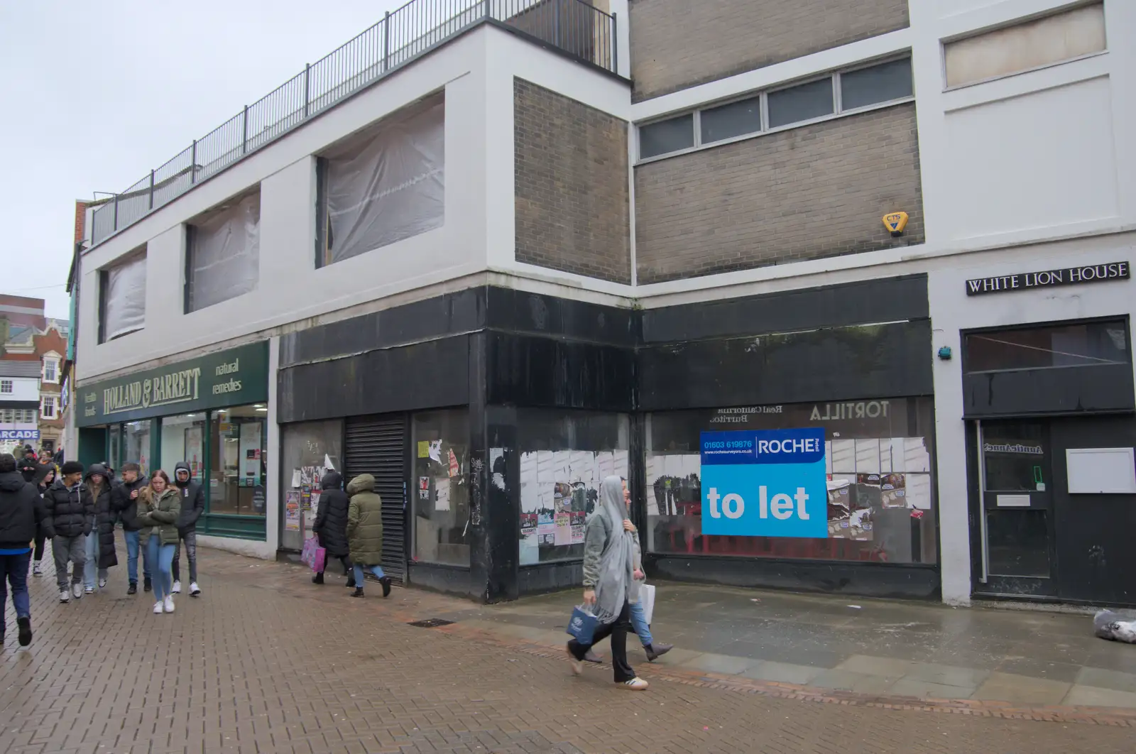 The still-derelict White Lion House, from Christmas Shopping in Norwich, Norfolk - 8th December