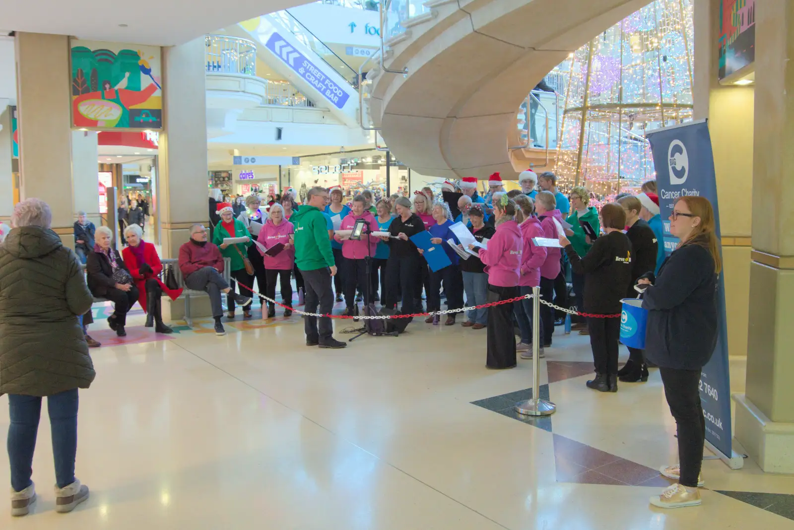 One of those pop-up choirs sings in Castle Mall, from Another Christmas Shopping Day, Norwich, Norfolk - 14th December 2024