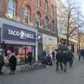 The shock of a Taco Bell on London Street, Another Christmas Shopping Day, Norwich, Norfolk - 14th December 2024