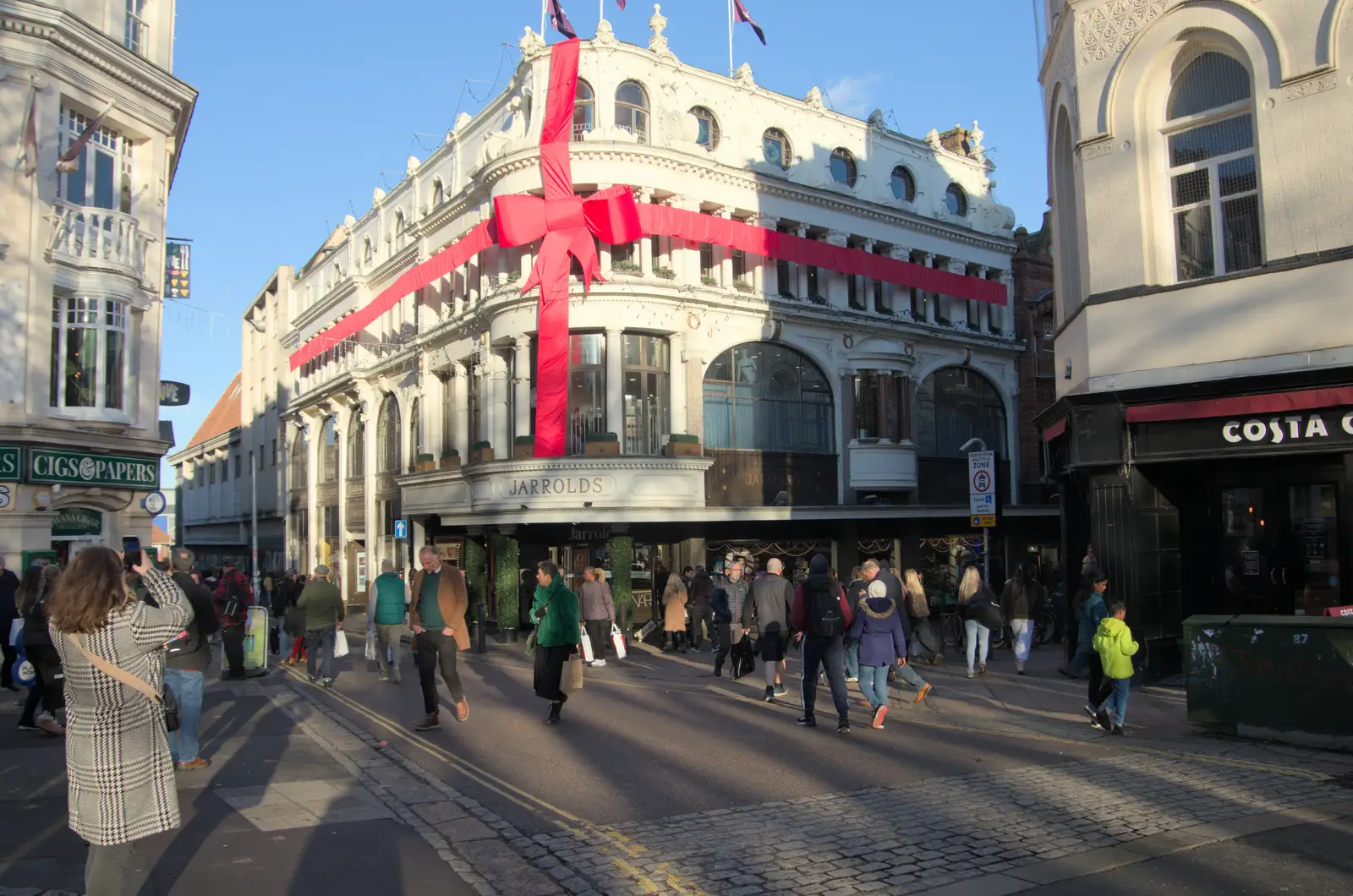 Someone gets a photo of Jarrold's as a present, from Another Christmas Shopping Day, Norwich, Norfolk - 14th December 2024