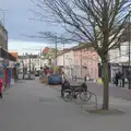 Looking up Ipswich Street, The Stowmarket Christmas Tree Festival and the GSB at Mellis - 20th December 2024