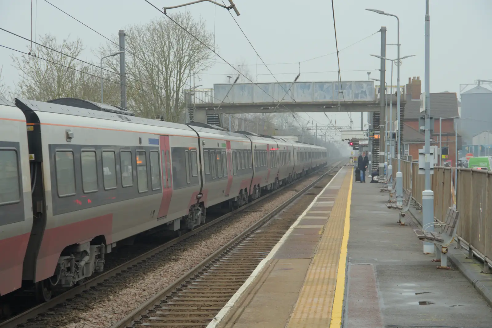 The train to Norwich pulls in to Diss station, from A Pub Walk to the Railway Tavern, Mellis, Suffolk - 9th February 2025