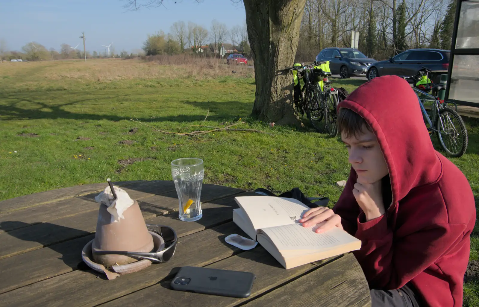 There's more book reading at the Railway in Mellis, from A Sunday Pub Ride, Thornham and Mellis - 9th March 2025