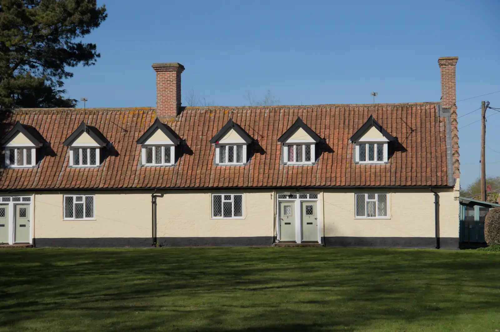 The Brome Alms Houses, from A Walk to the Hoxne Swan, and the Royal Hospital School, Holbrook - 6th April 2025
