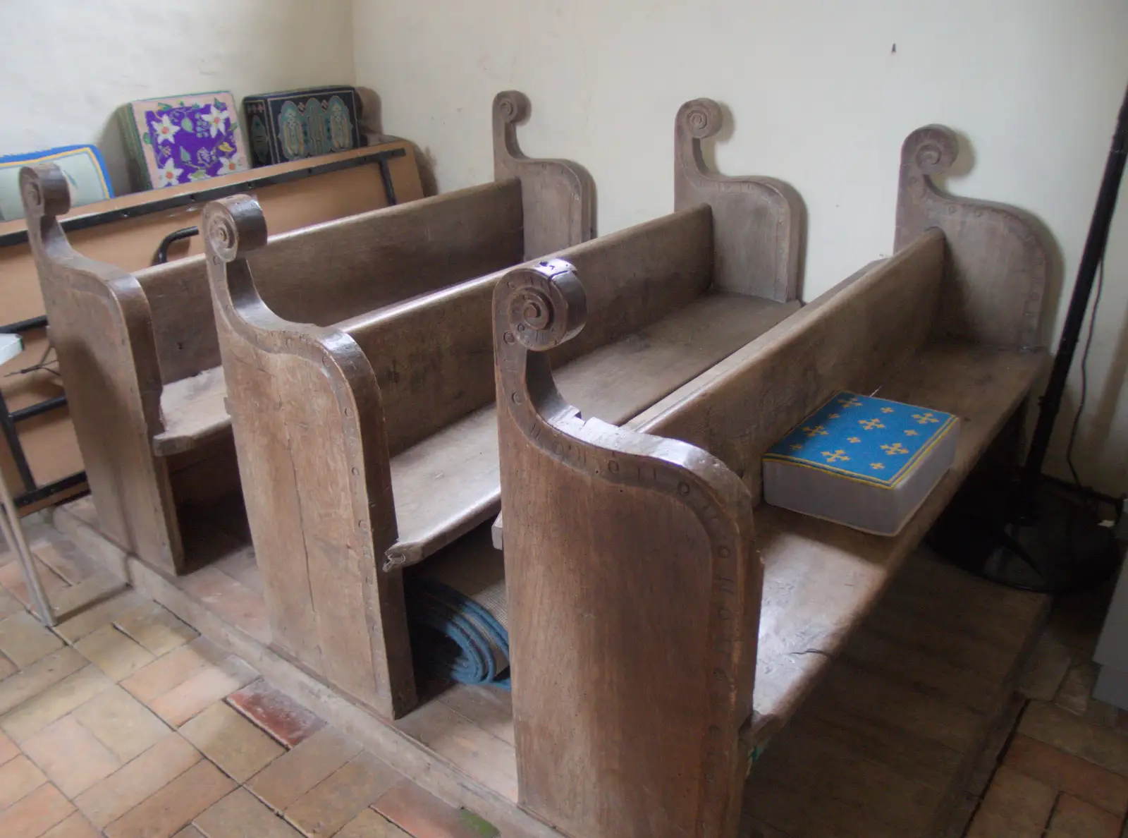 17th Century pews - rare survivors, from Hoxne, Bedfield, and the BSCC does the Lion, Debenham - 8th May 2025
