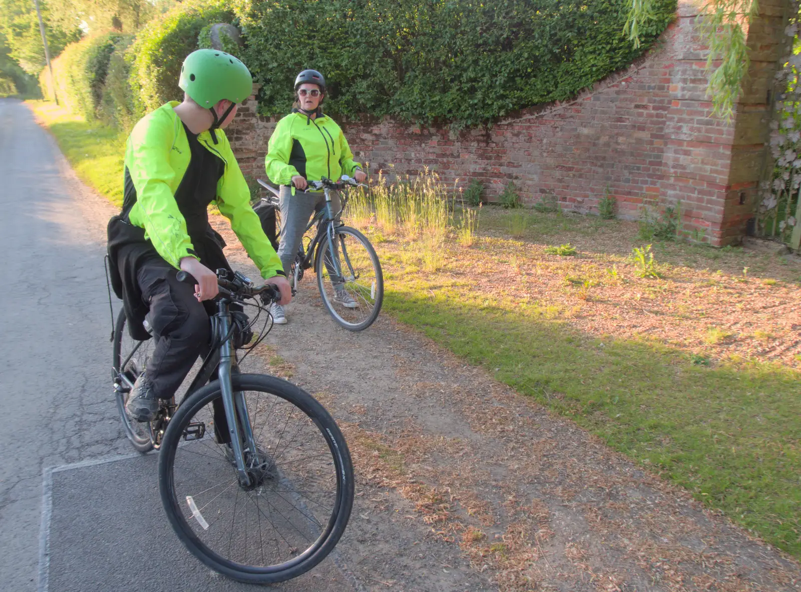 Fred and Isobel on their bikes, from Hoxne, Bedfield, and the BSCC does the Lion, Debenham - 8th May 2025