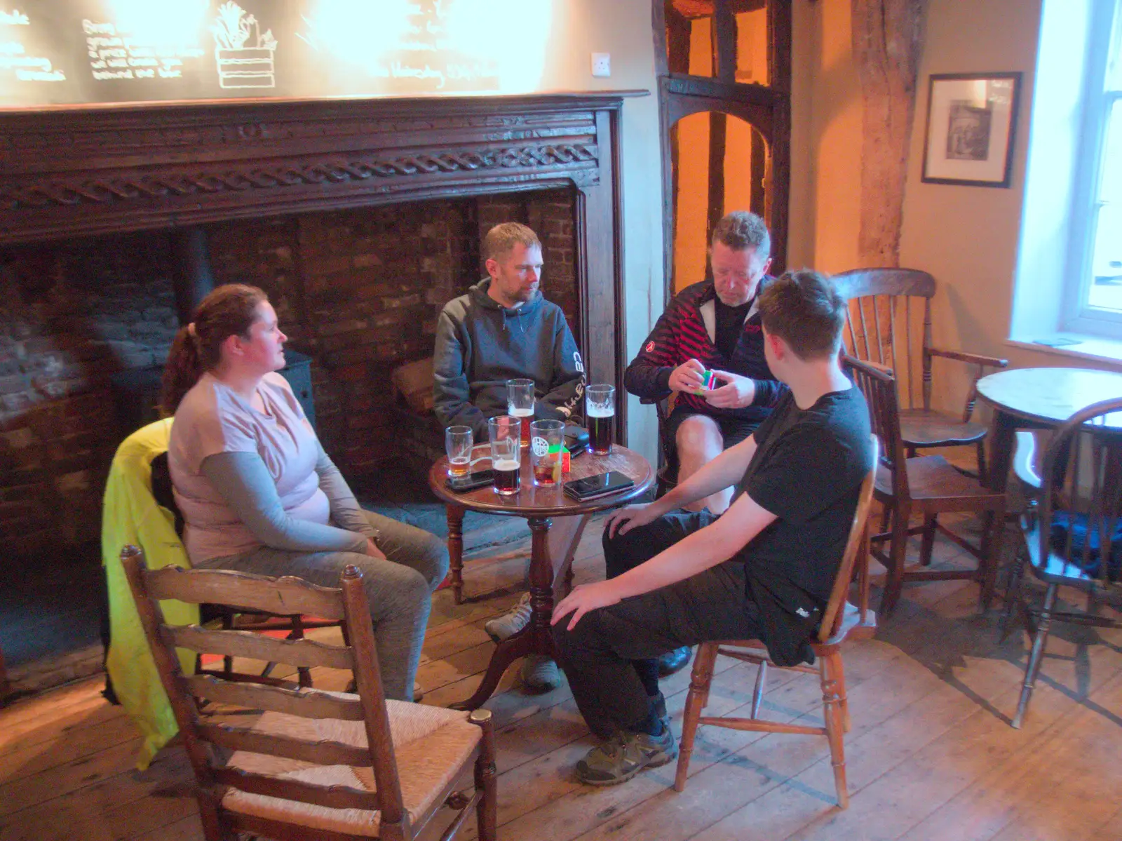 Gaz tries a five-by-five cube in the Lion, from Hoxne, Bedfield, and the BSCC does the Lion, Debenham - 8th May 2025