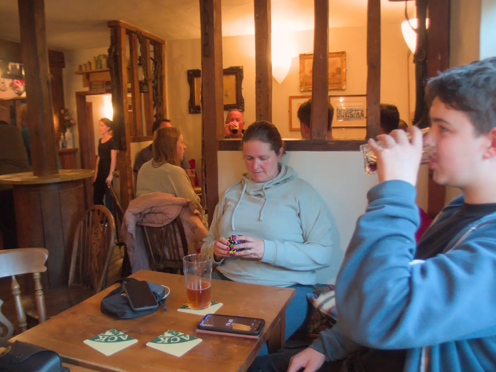Isobel has a go with Fred's cube of the week, from The BSCC at Kenninghall, and a Walk to Ampersand, Diss - 26th May 2025