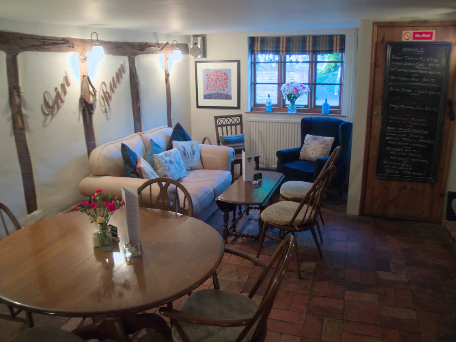 A snug room in the Red Lion, from The BSCC at Kenninghall, and a Walk to Ampersand, Diss - 26th May 2025