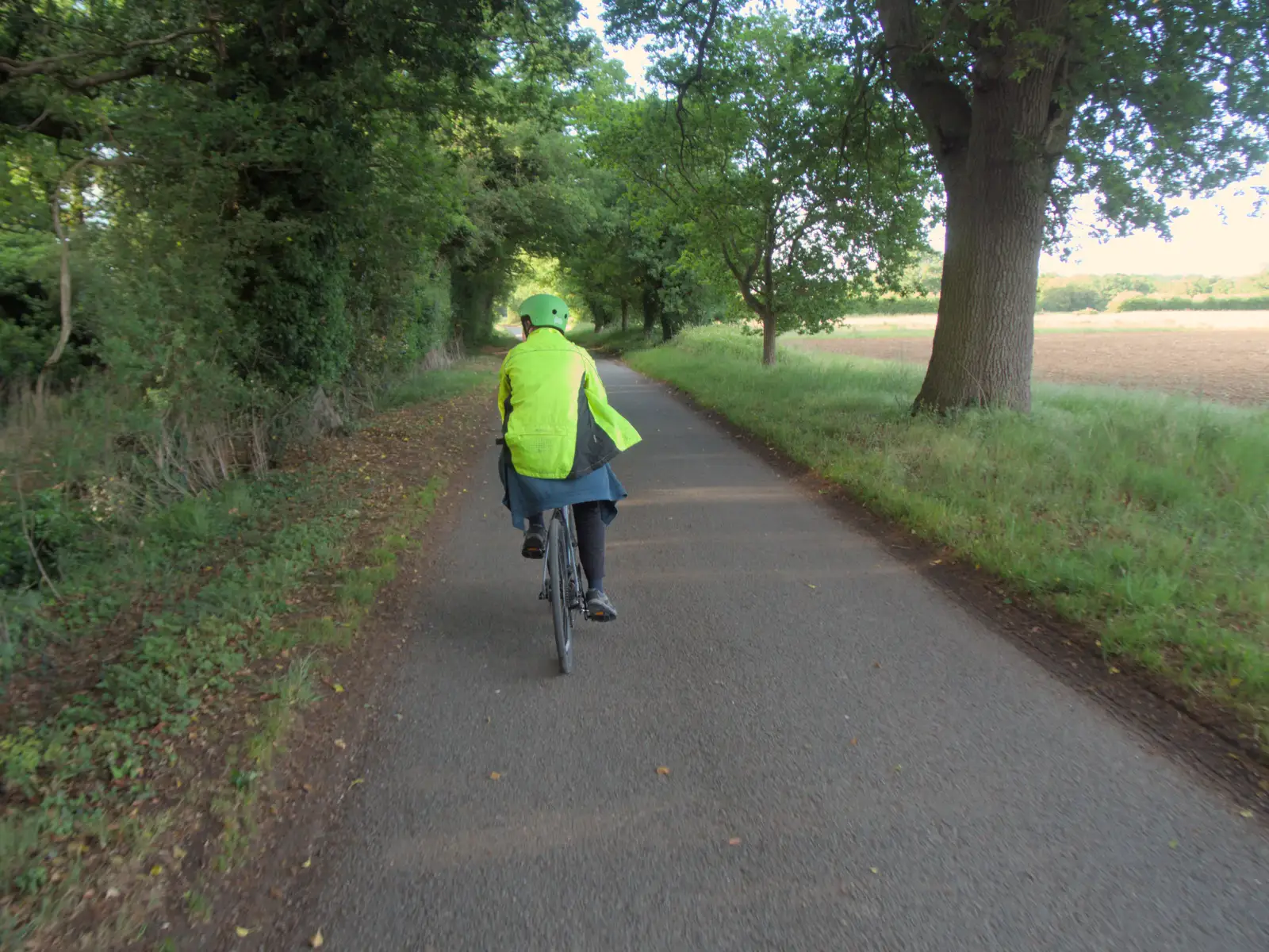 Fred heads off up Kiln Lane, from Camping at Weybread, and the BSCC at Rushall, Norfolk - 29th May 2025