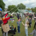 Somebody does giant string bubbles, Palgrave Players do the Carnival, Diss, Norfolk - 8th June 2025