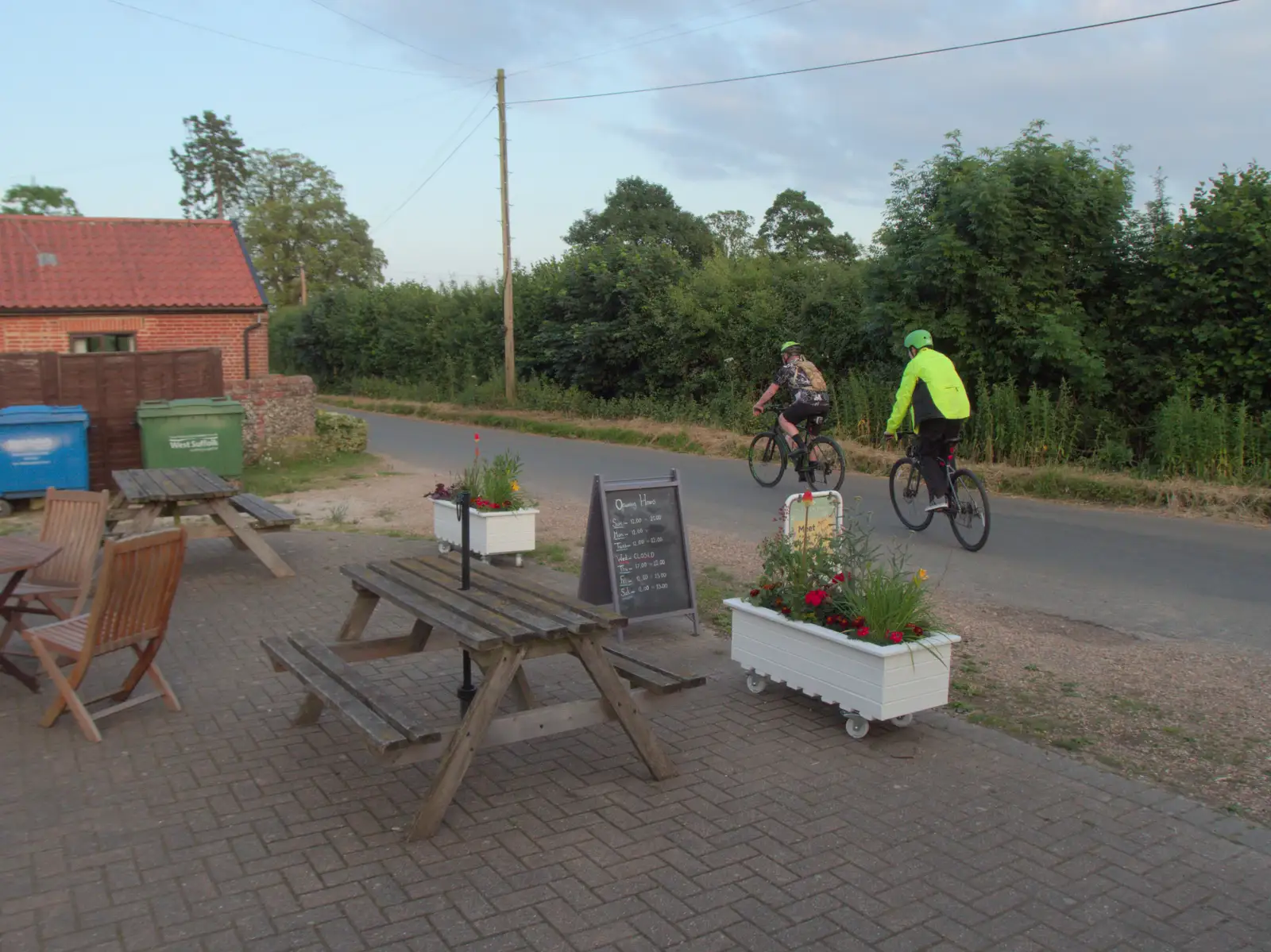 Gaz and Fred head off towards Hinderclay, from A Swarm of Bees, Eye, Suffolk - 16th June 2025