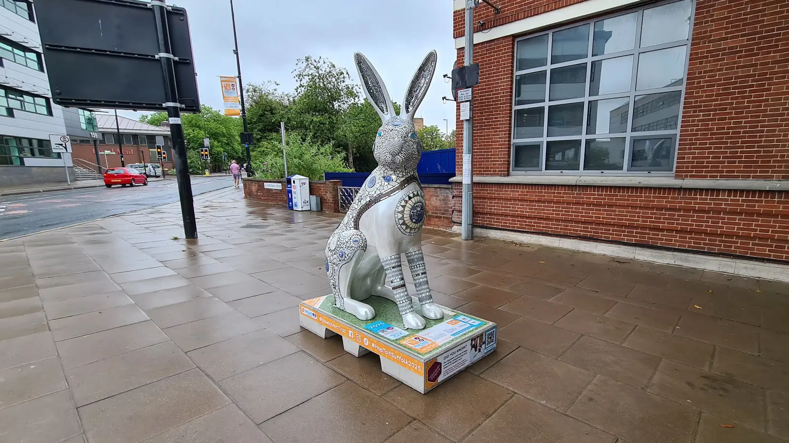 There's a very sparkly hare on Princes Street, from A Week in Ipswich, Suffolk - 30th June 2025