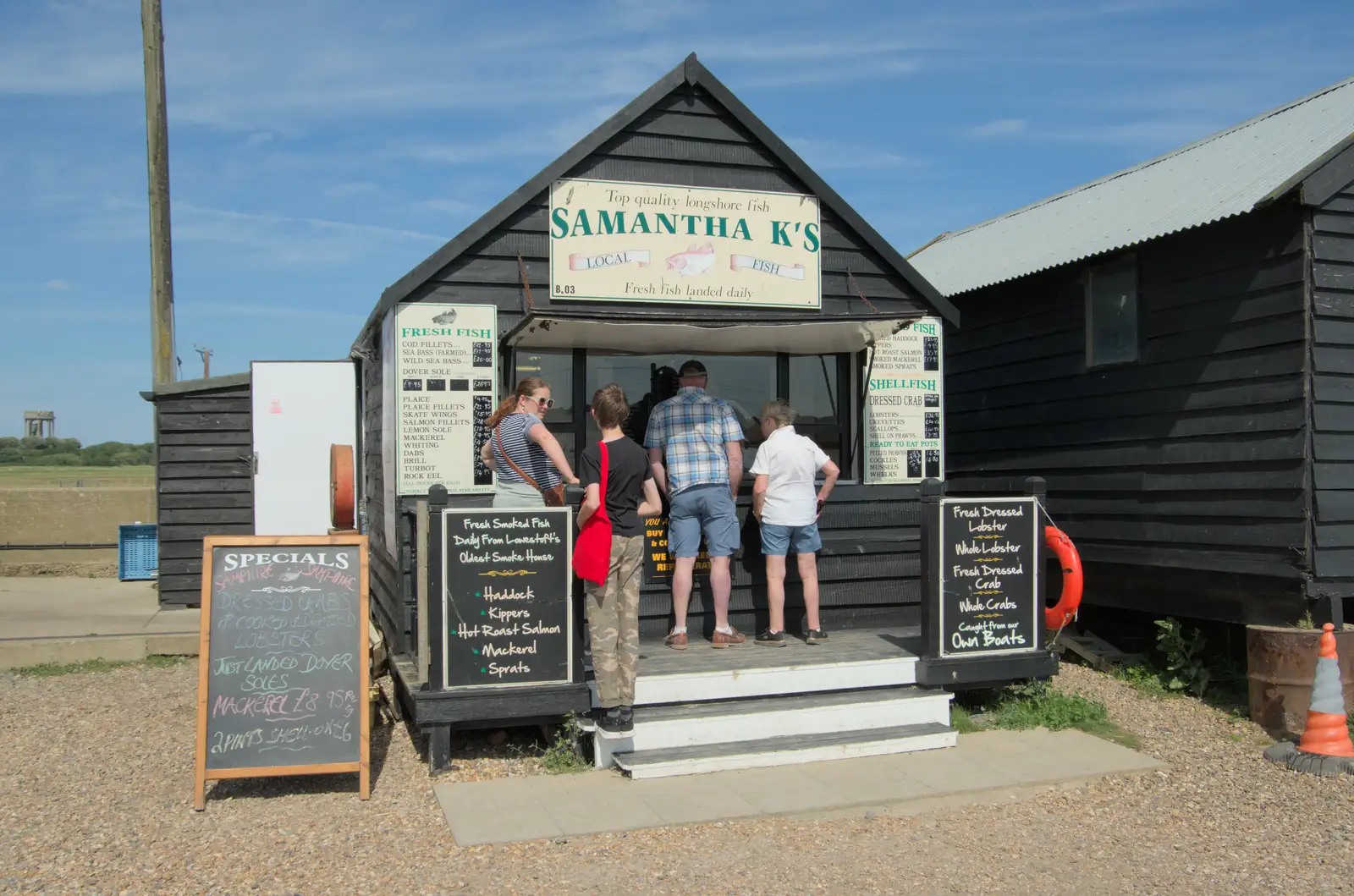 We stop to pick up some seafood snacks, from Harry's Karate Kamp, Blackshore, Southwold - 5th July 2025