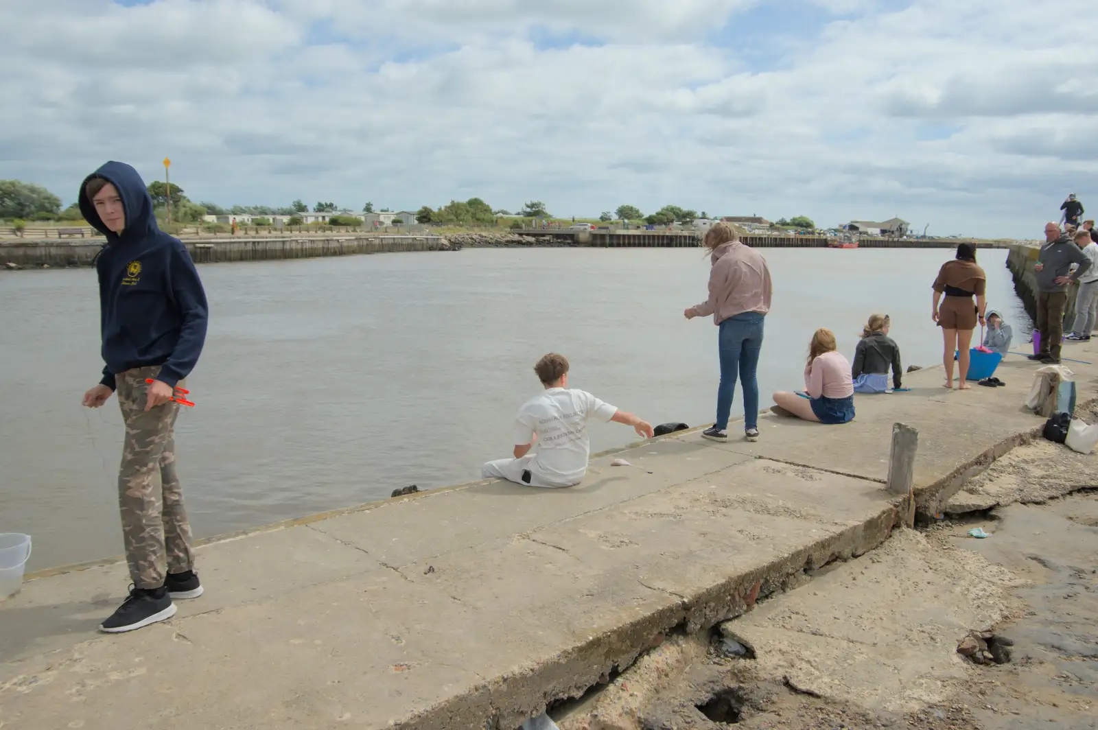 Harry does some crabbing, from Harry's Karate Kamp, Blackshore, Southwold - 5th July 2025