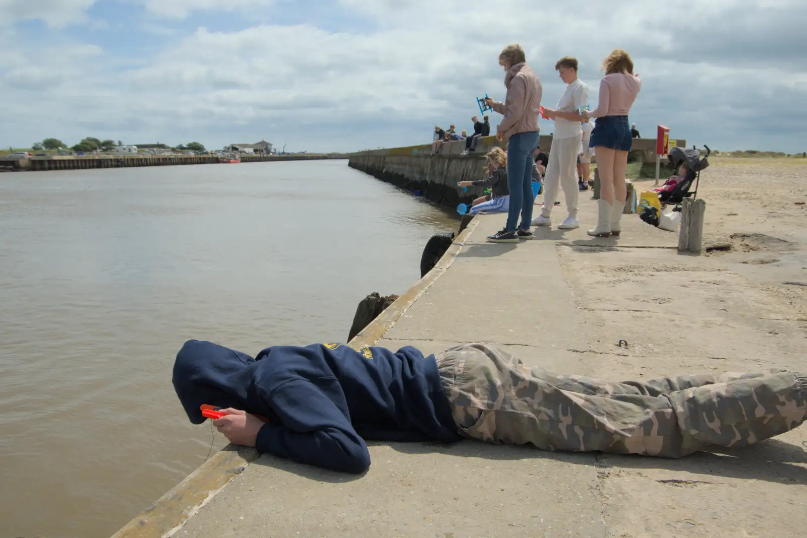 Harry peers over the edge, from Harry's Karate Kamp, Blackshore, Southwold - 5th July 2025