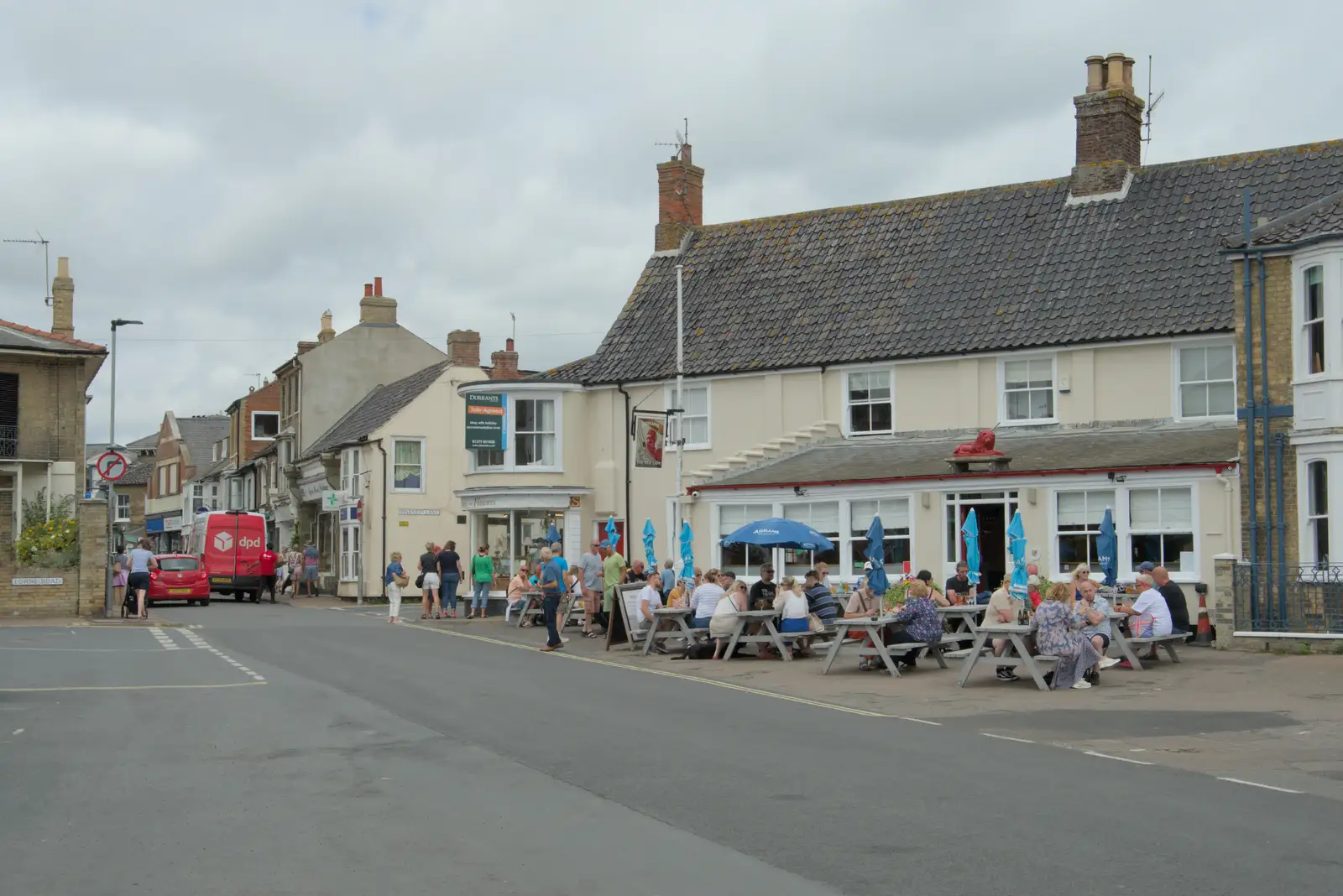The Red Lion on Queen Street, from Harry's Karate Kamp, Blackshore, Southwold - 5th July 2025