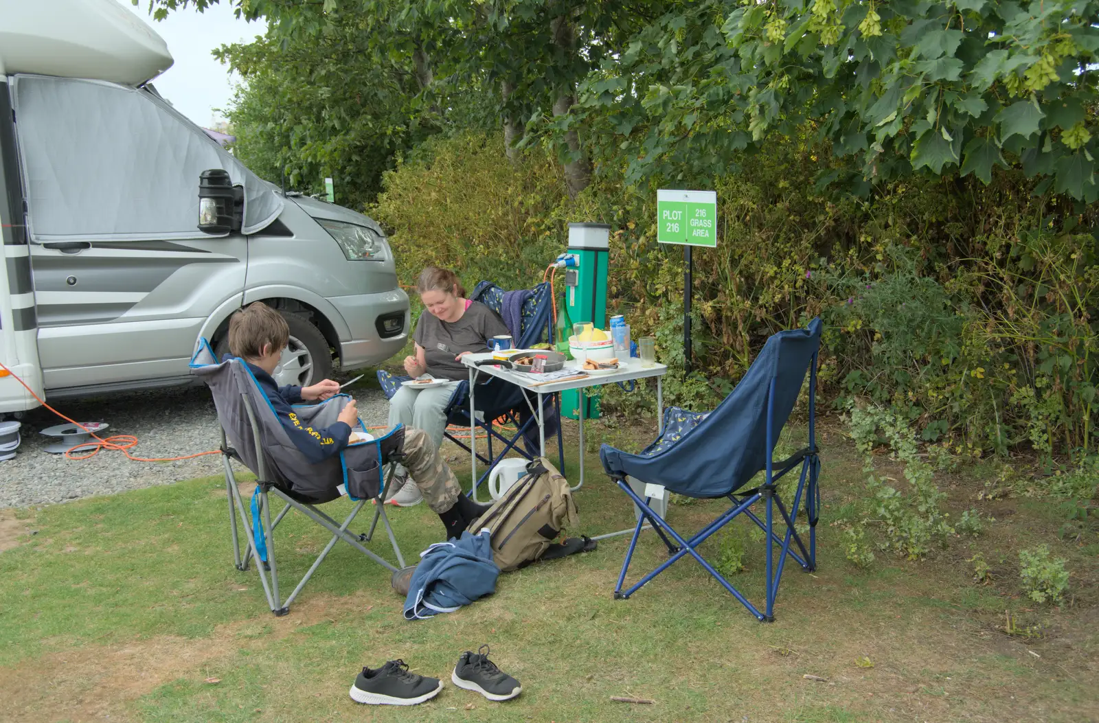 We have breakfast by the camper van, from Harry's Karate Kamp, Blackshore, Southwold - 5th July 2025
