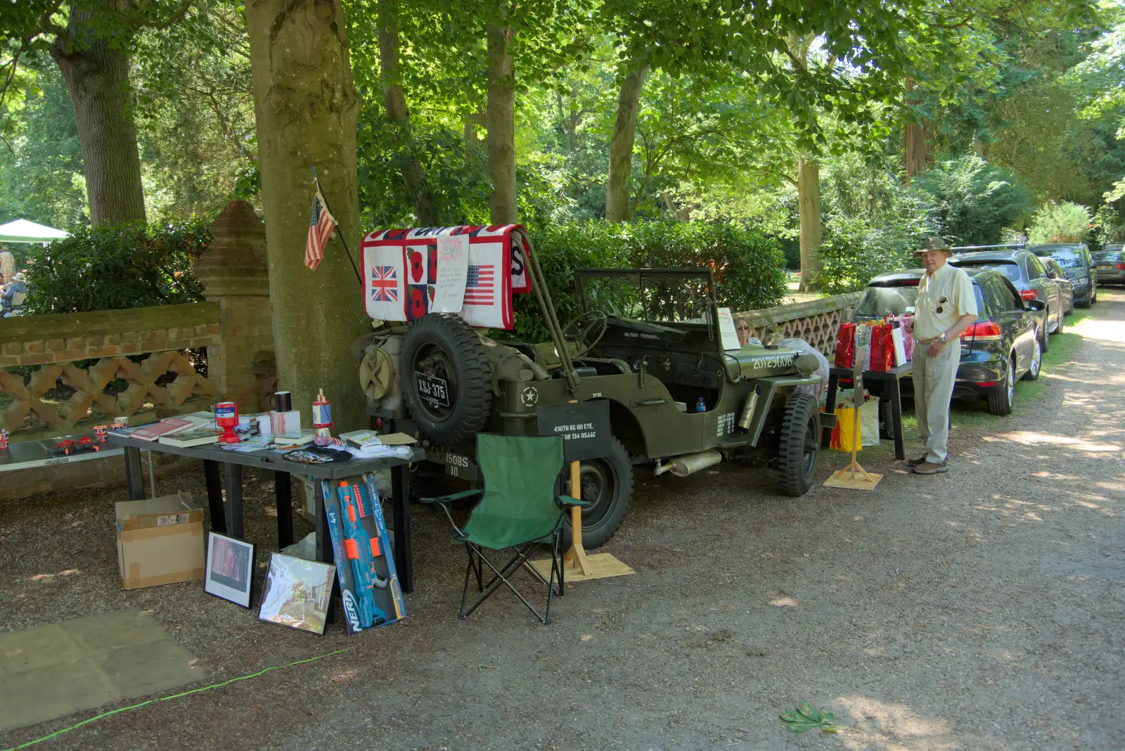 There's a US-Army jeep by the entrance, from The Brome and Oakley Fete, Brome Hall, Suffolk - 12th July 2025