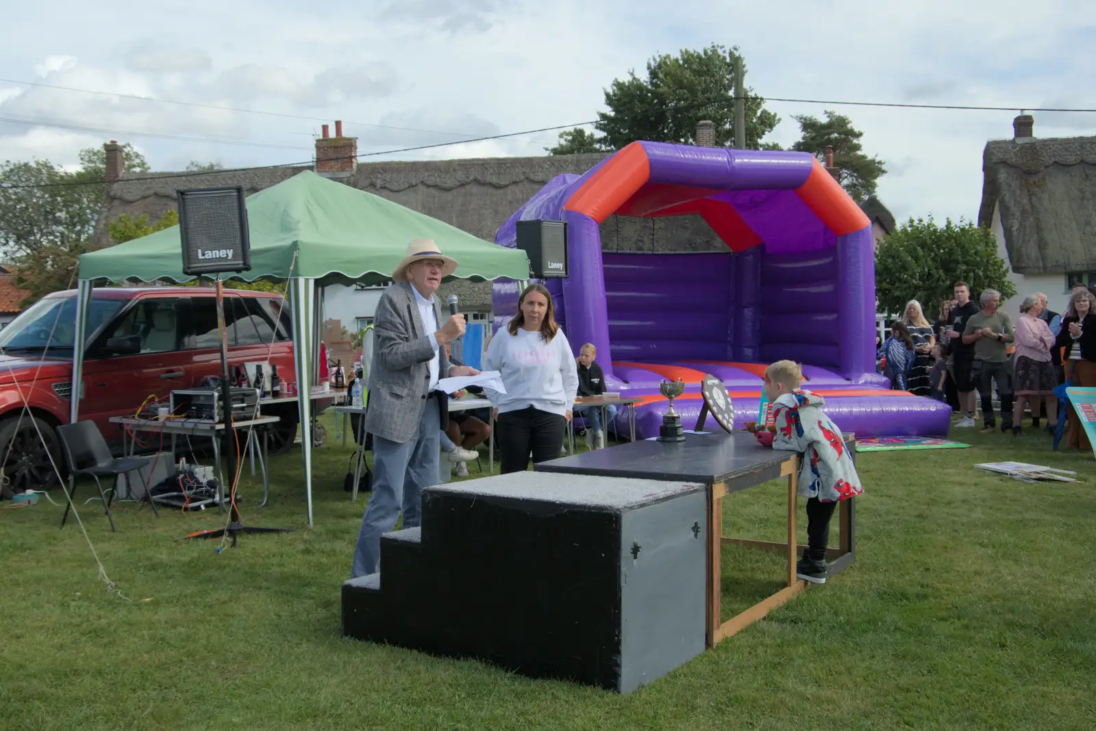 Prizes are announced for the floats, from Thorpe Abbots with Mick the Brick, and the GSB at Pulham - 13th September 2025