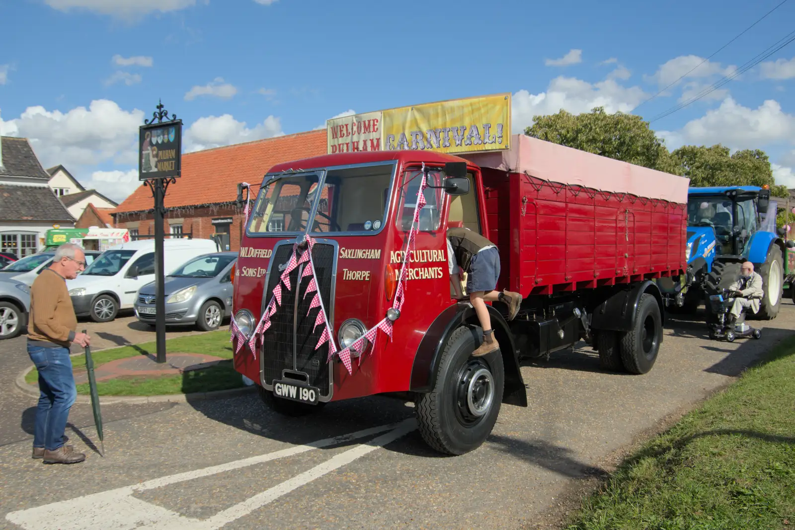 A nice old lorry from Saxlingham Thorpe, from Thorpe Abbots with Mick the Brick, and the GSB at Pulham - 13th September 2025