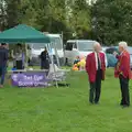 Alan and Terry chat near the scouts gazebo, The GSB at the Scouts' Duck Race, The Pennings, Eye - 27th September 2025