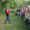 Jules whips up the crowd, The GSB at the Scouts' Duck Race, The Pennings, Eye - 27th September 2025