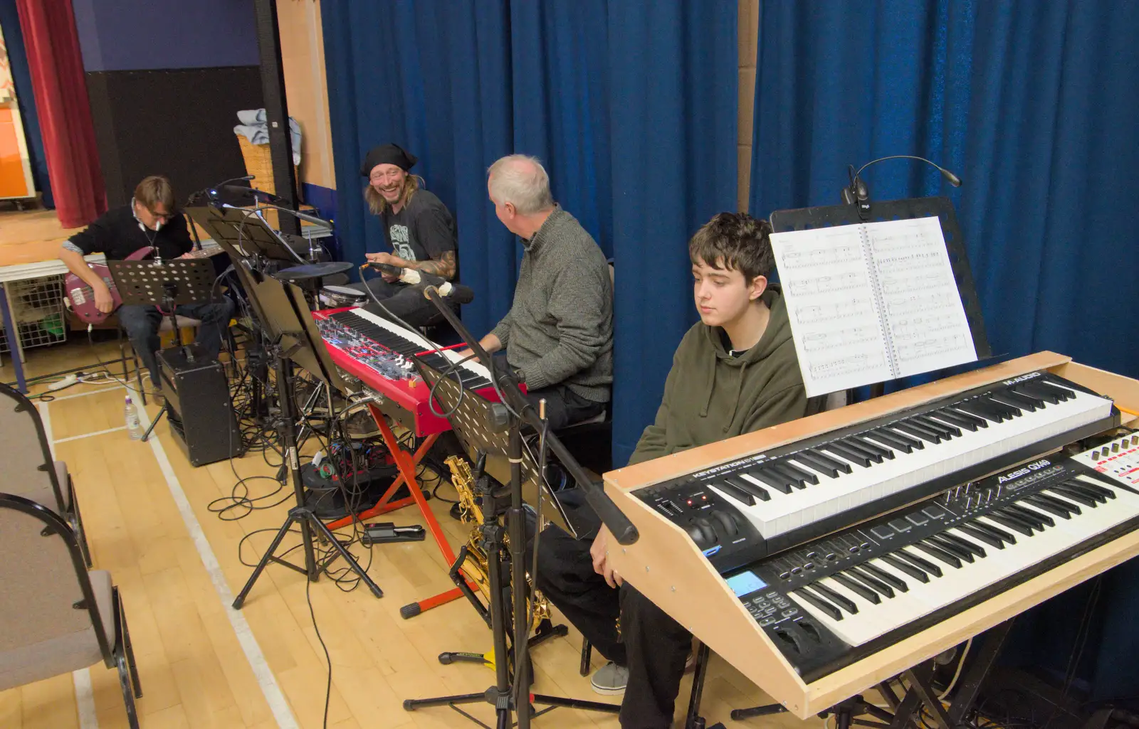 Nosher's home-made Hammond organ is ready, from Apple Picking, and the Cats' Pyjamas - 18th October 2025