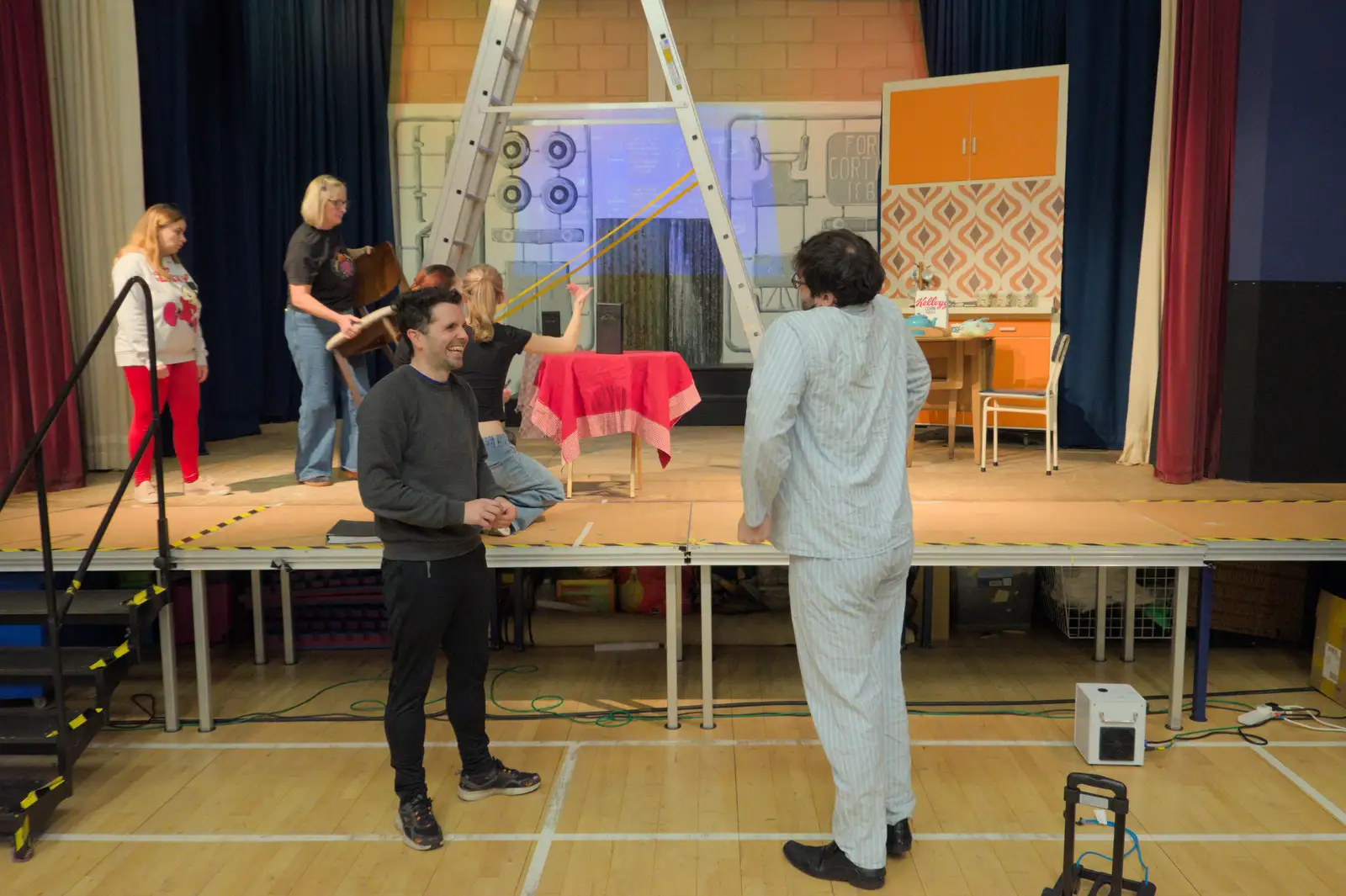 Cathal chats to Matthew, from Apple Picking, and the Cats' Pyjamas - 18th October 2025